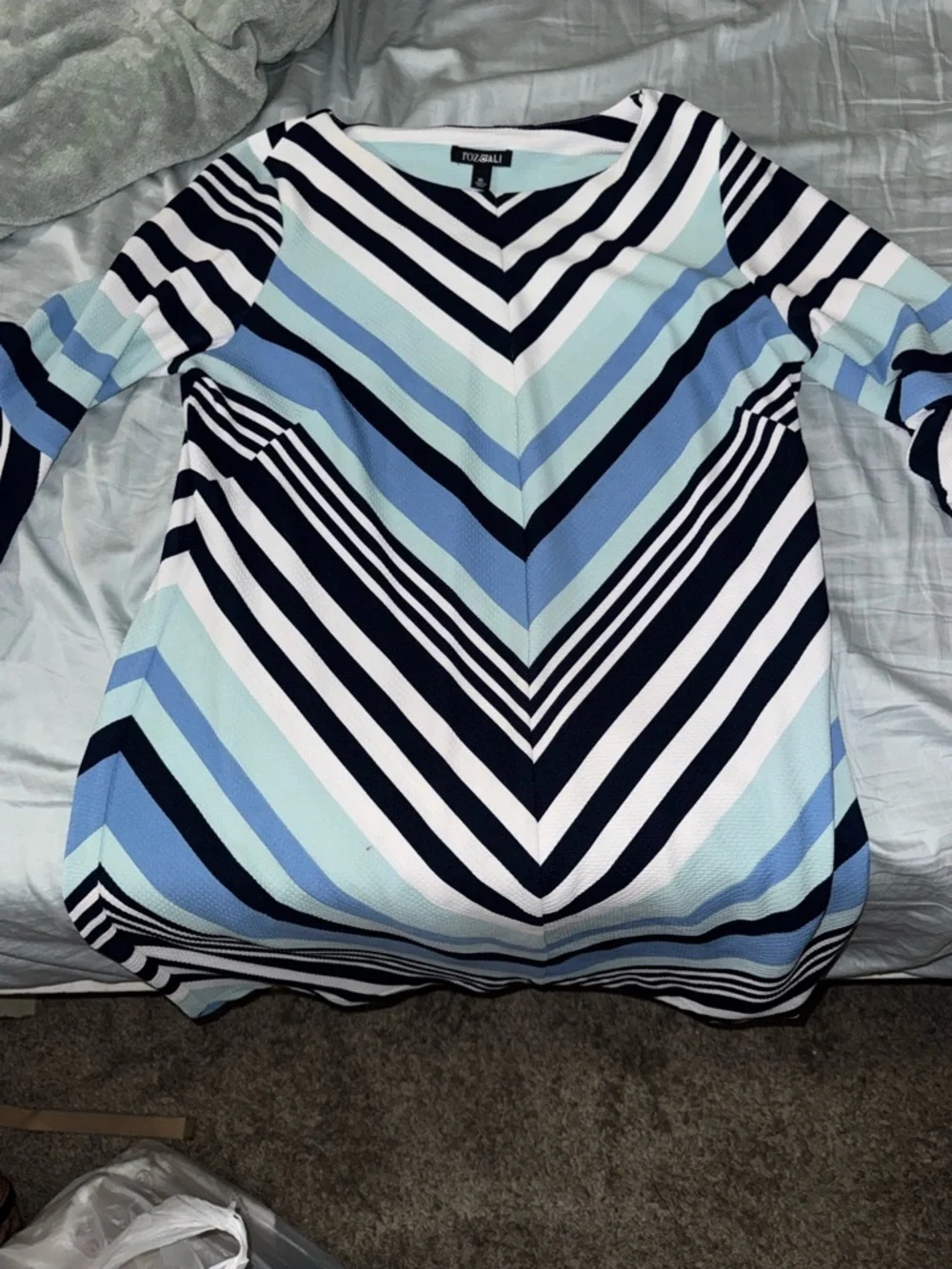 Roz & Ali Striped Mini Dress with Flutter Sleeves - Picture 4 of 9
